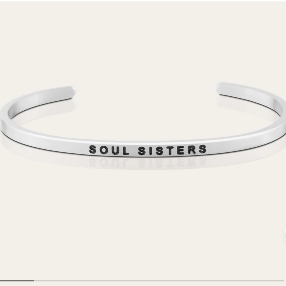 🚨MANTRABAND SOUL SISTERS BRACELET CUFF!